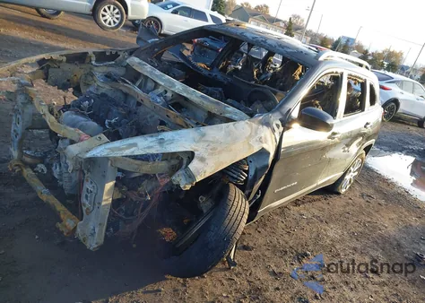 2018 Jeep Cherokee Latitude Plus 4X4 z USA, uszkodzony, nr VIN 1C4PJMLB3JD529825